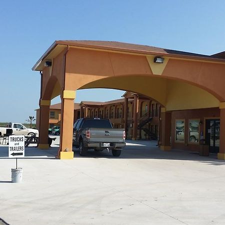 Texan Inn And Suites Tilden Экстерьер фото