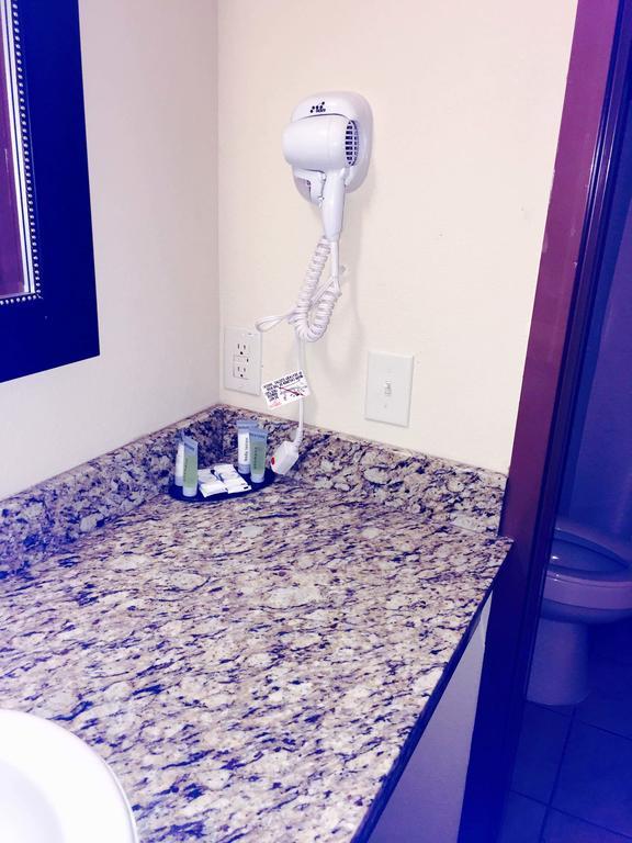 Texan Inn And Suites Tilden Экстерьер фото